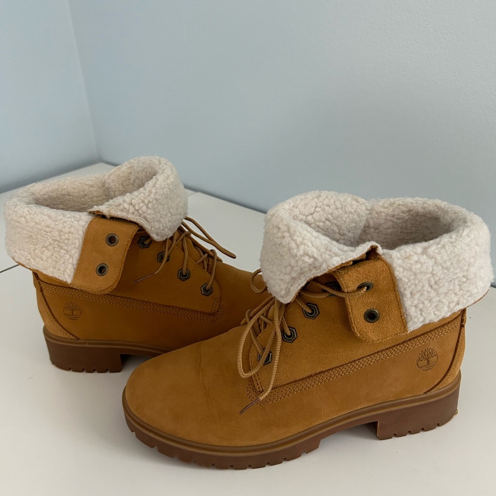 Timberland Women's Jayne Waterproof Teddy Fleece Fold Down Boot size 8.
